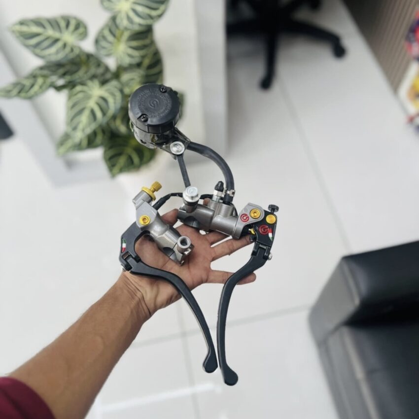 BREMBO HYDRAULIC BRAKE AND NORMAL CLUTCH WITH BIG CAN - Image 5