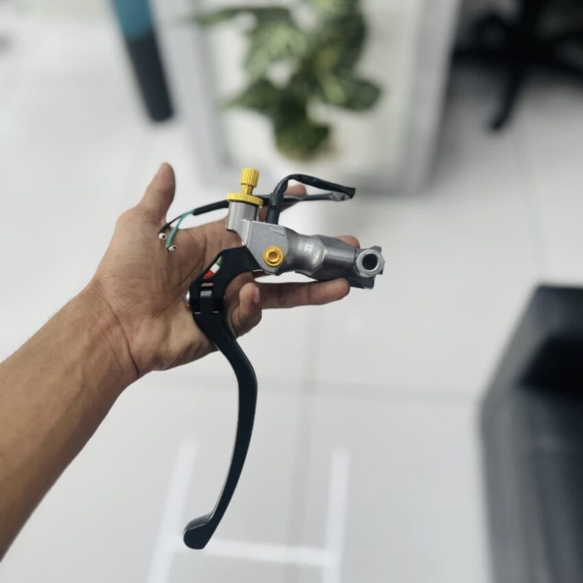 BREMBO HYDRAULIC BRAKE AND NORMAL CLUTCH WITH BIG CAN - Image 2