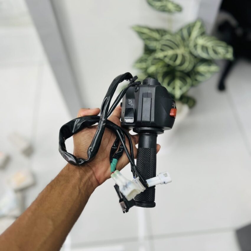 SWITCH  CONTROL RH - Image 3