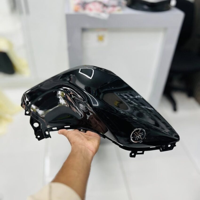 TANK COVER FOR YAMAHA MT 15 – BLACK - Image 3