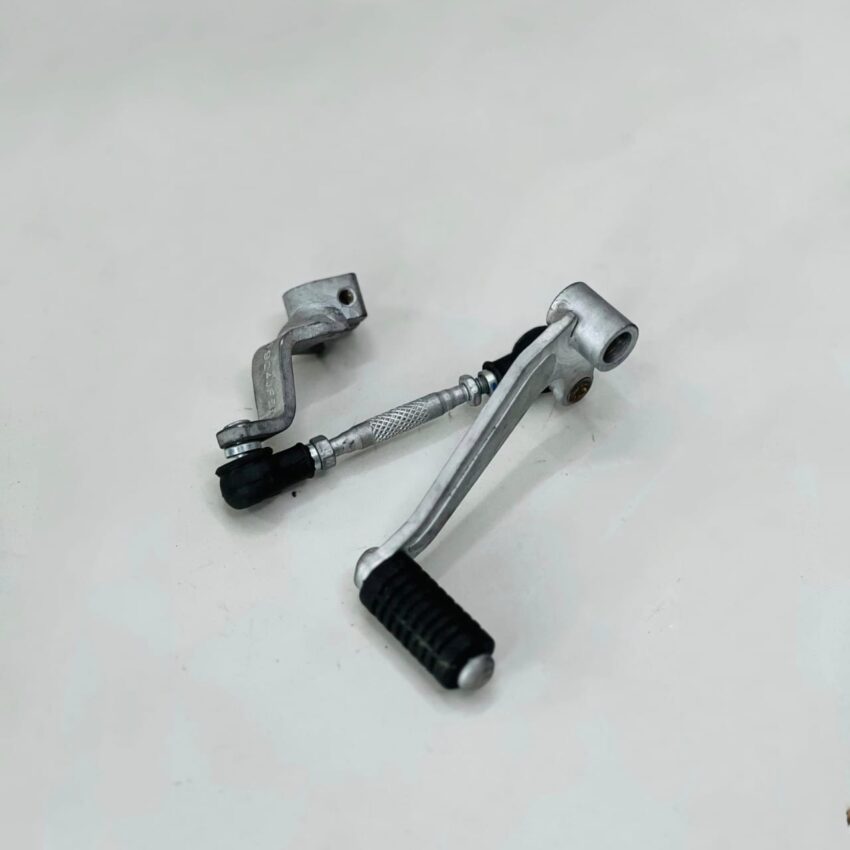 Gear Lever – Bajaj Dominar 400 (Part No: 52JF0348) - Image 2