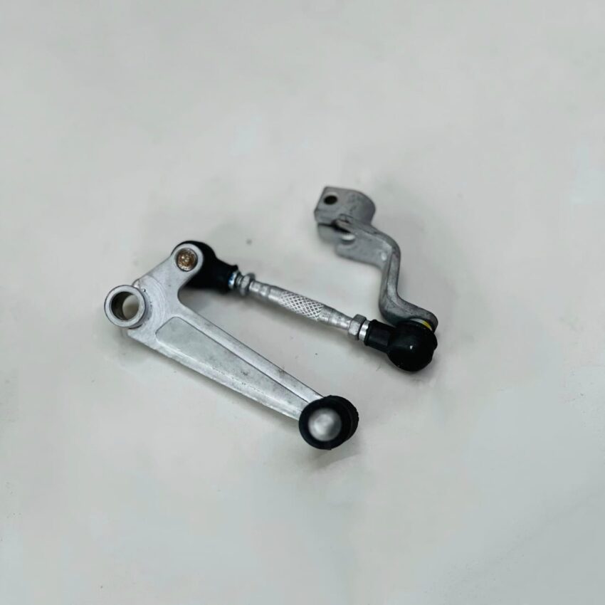 Gear Lever – Bajaj Dominar 400 (Part No: 52JF0348) - Image 4