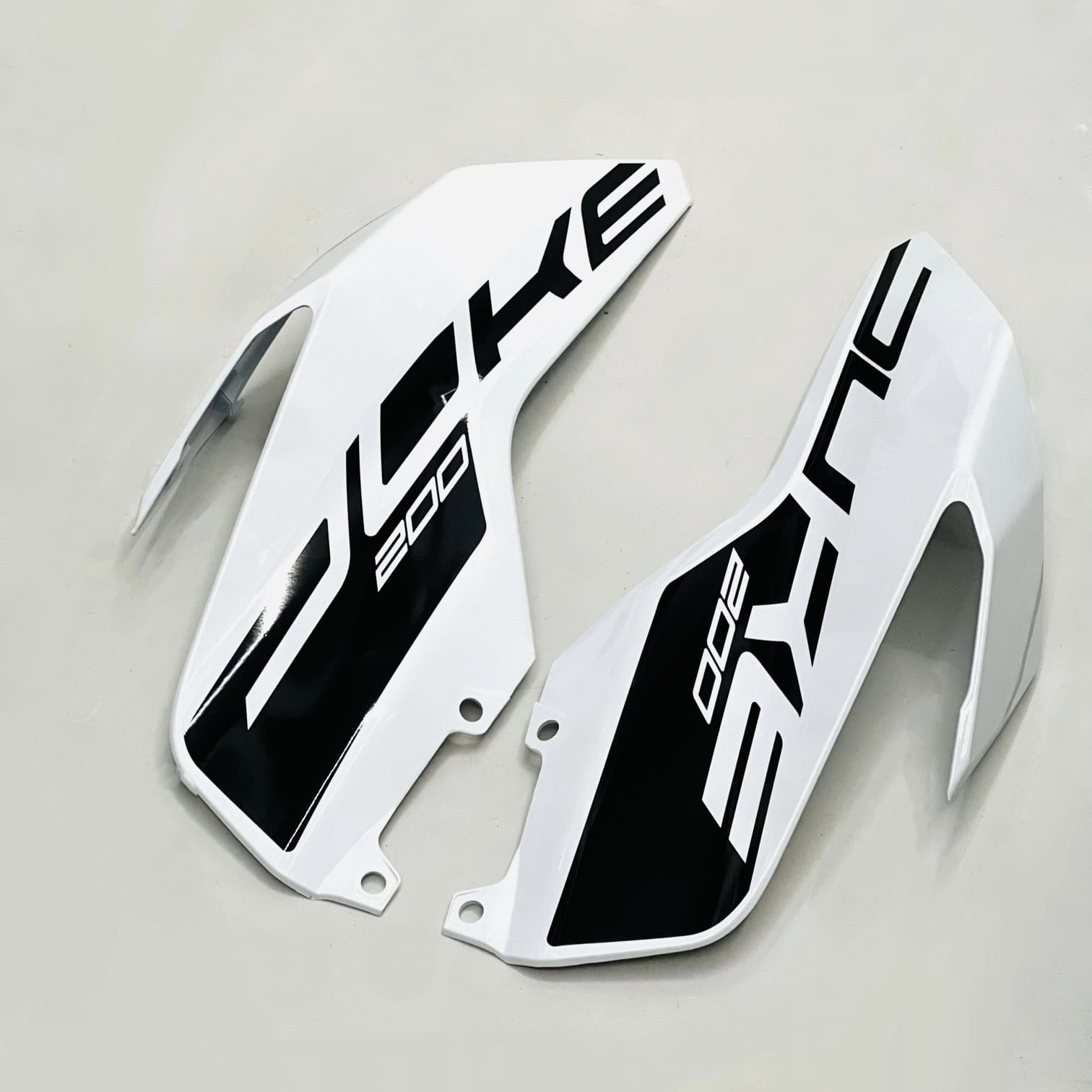 TANK COVER FOR KTM DUKE 200 – CERAMIC WHITE